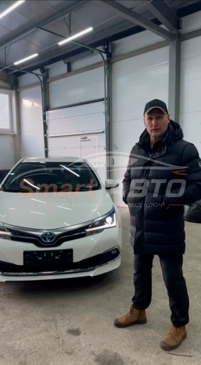 Клиент СМАРТАВТО с автомобилем, привезённым под ключ